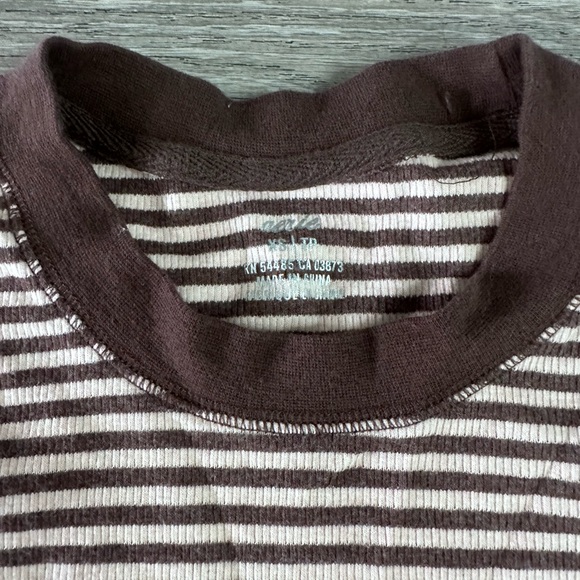 Aerie long sleeve tee, size XS preloved - Picture 3 of 3